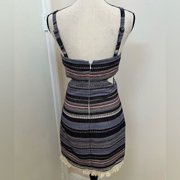 Venus cut out sleeveless tweed dress - Picture 4 of 7